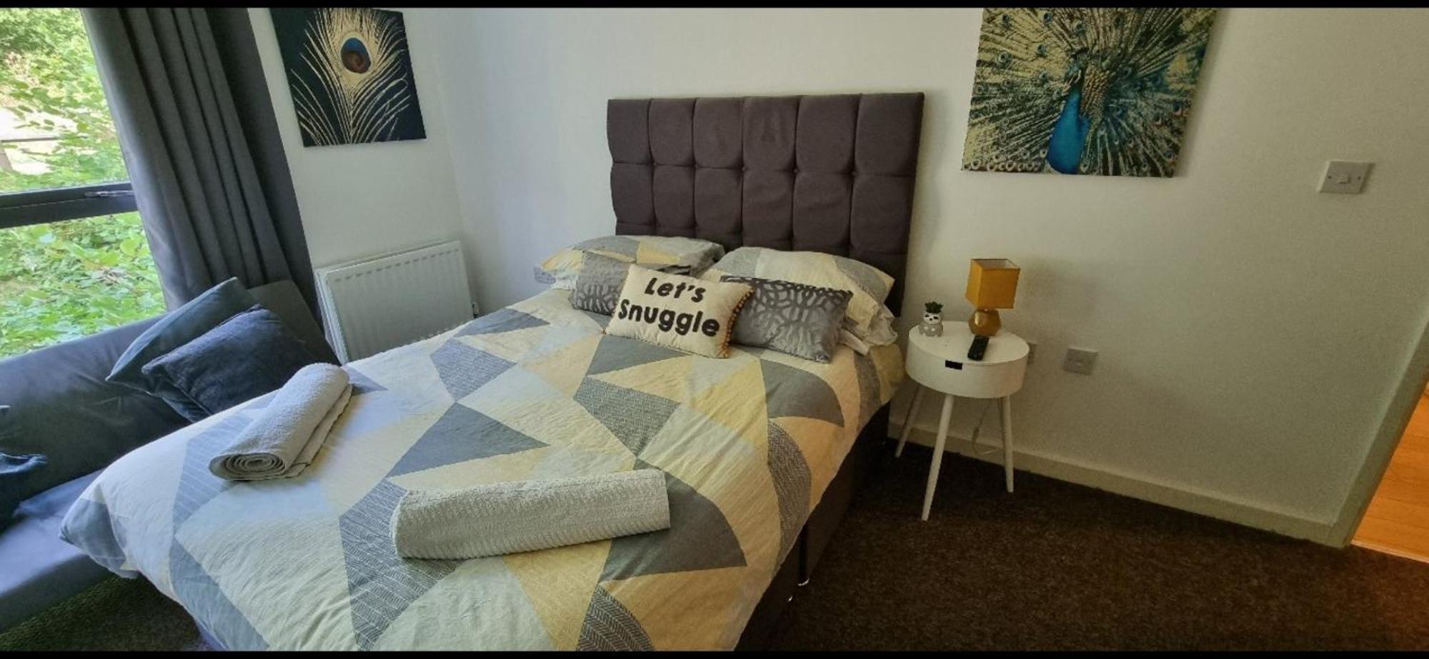 Brentwood Town Retreat - Large 2 Bedroom Apartment Kültér fotó