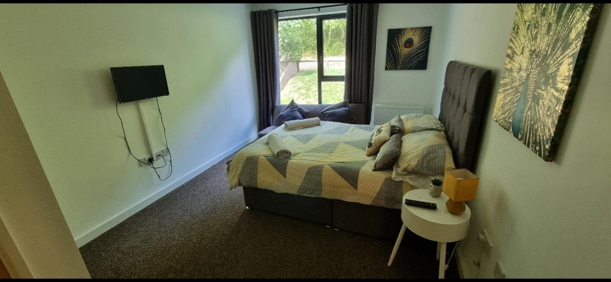 Brentwood Town Retreat - Large 2 Bedroom Apartment Szoba fotó
