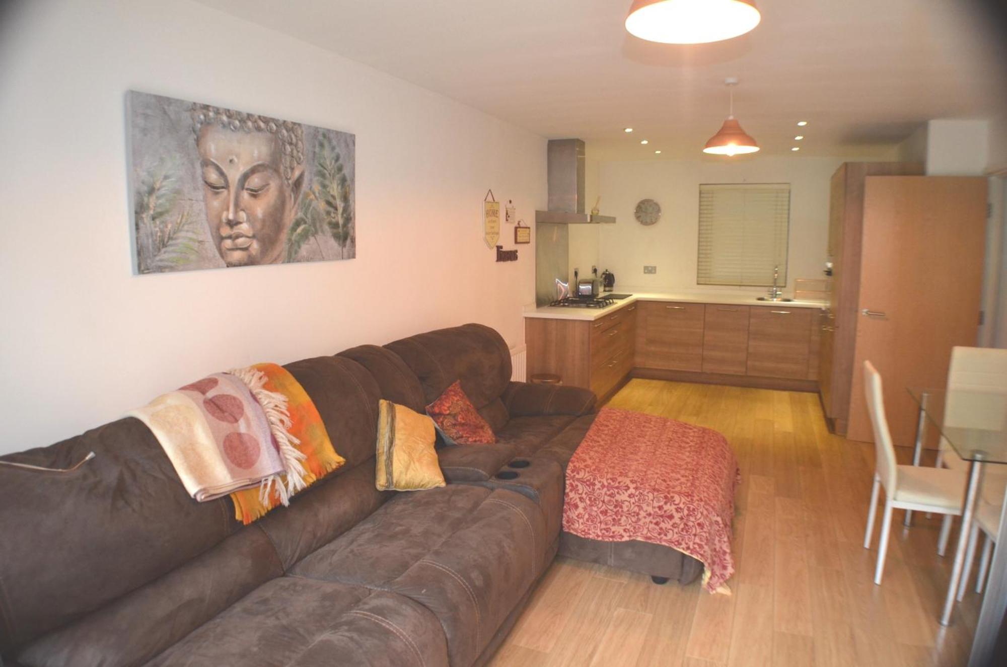 Brentwood Town Retreat - Large 2 Bedroom Apartment Kültér fotó